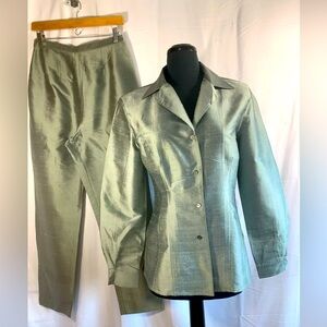 Emanuel Ungaro Pant & Blouse 2 piece set. Slub silk unlined. Size 8-10 Evening